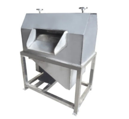 Industri 4.5KW Mesin Pembuat Jus Pemeras Tebu Stainless Steel